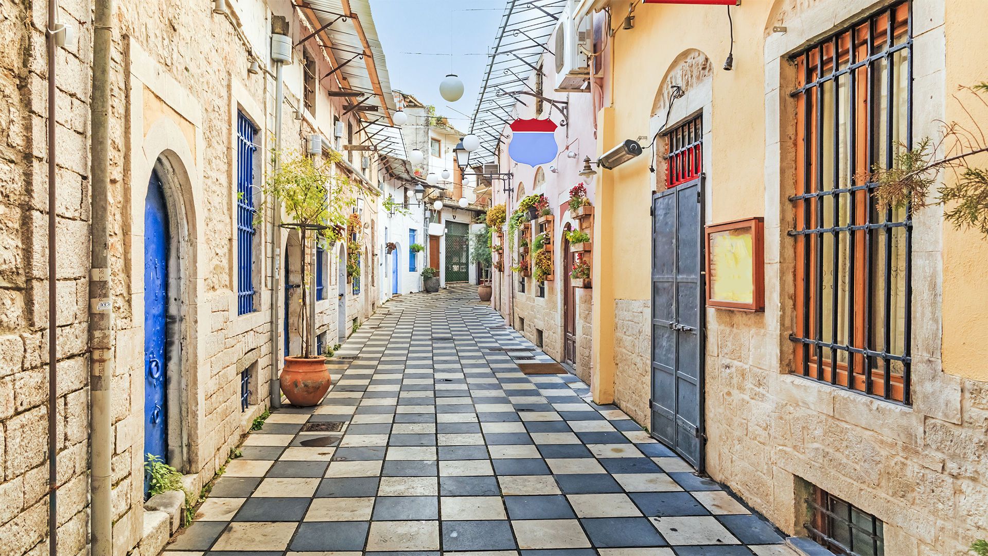 A walking tour of Ioannina city